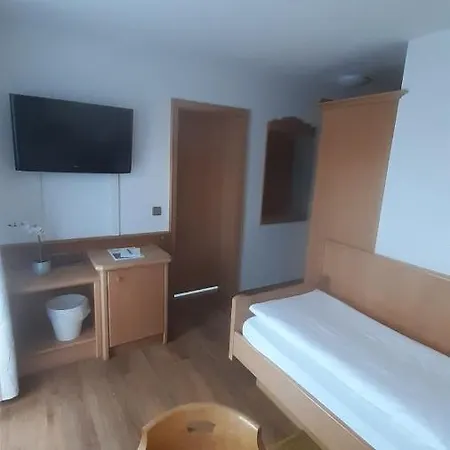 Otel Wiesenhof Heroldstatt