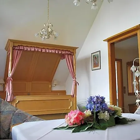 Otel Wiesenhof Heroldstatt